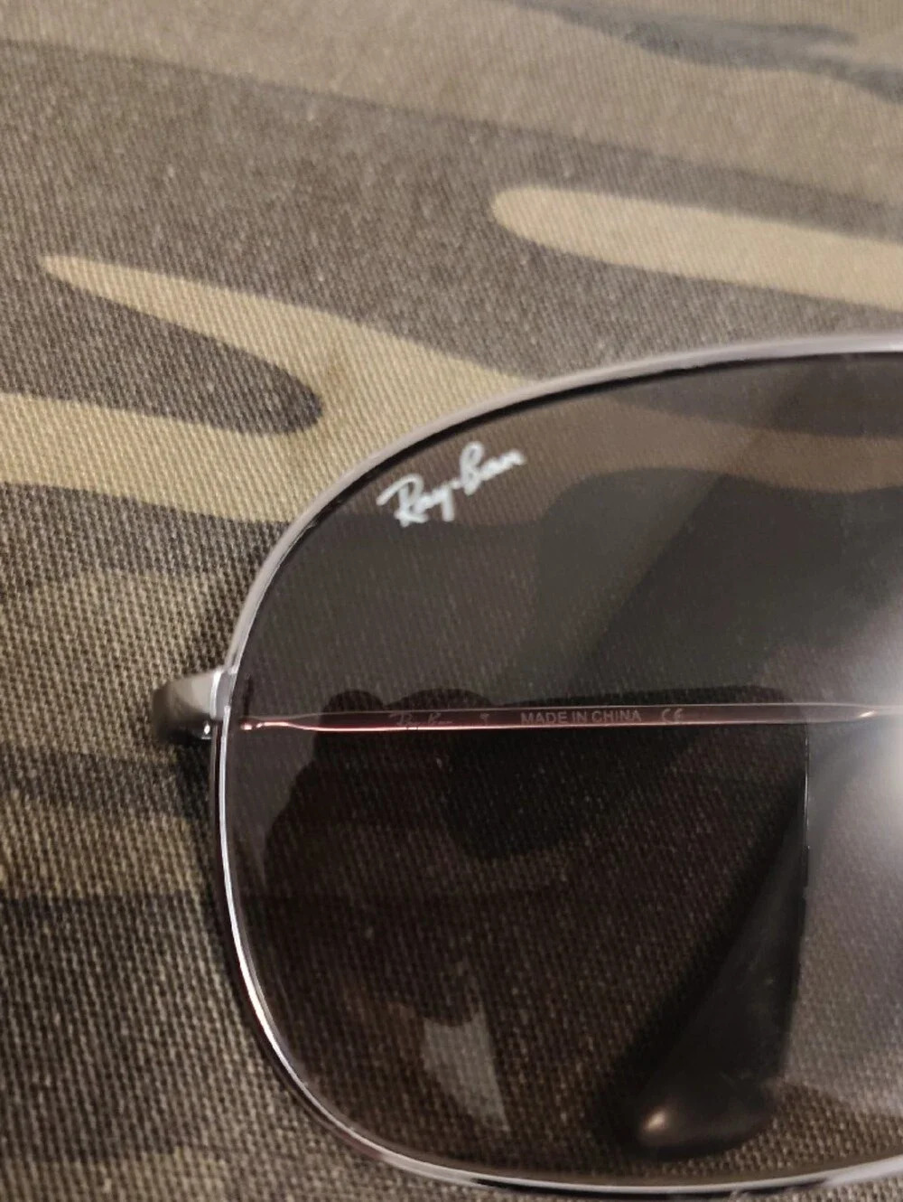 Ray-Ban Aviator Sunglasses & Black Hard Shell Eyewear Case